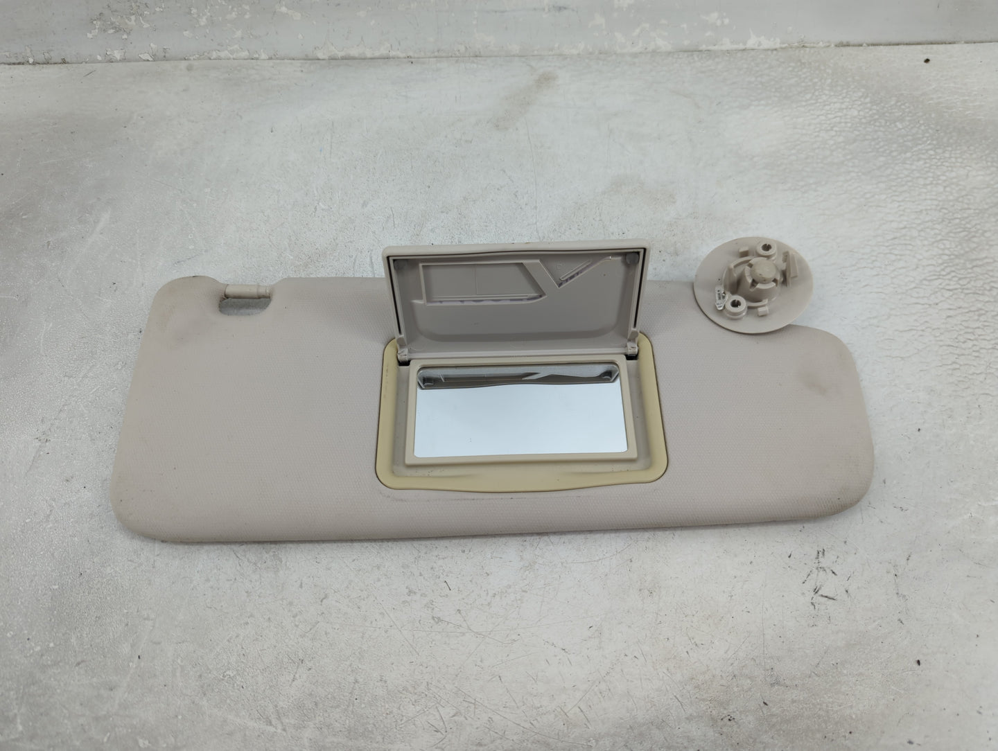 2017-2018 Nissan Qashqai Sun Visor Shade Replacement Passenger Right Mirror Fits Fits 2017 2018 OEM Used Auto Parts - Oemuse