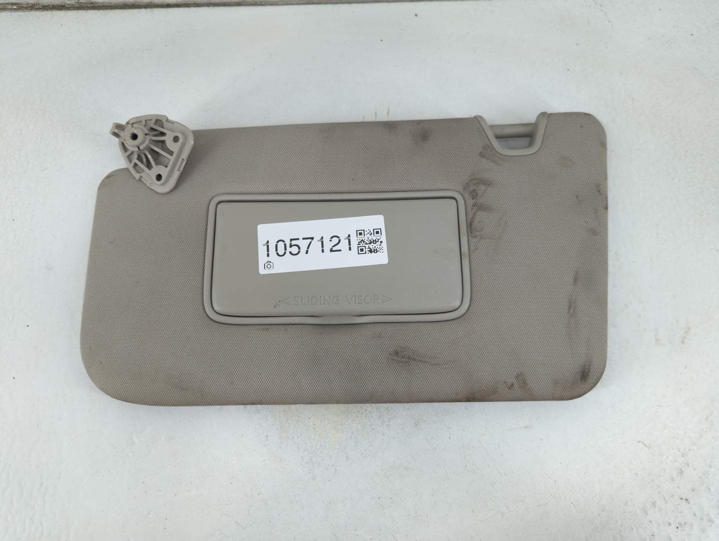 2018-2020 Nissan Rogue Sun Visor Shade Replacement Driver Left Mirror Fits Fits 2018 2019 2020 OEM Used Auto Parts - Oemused