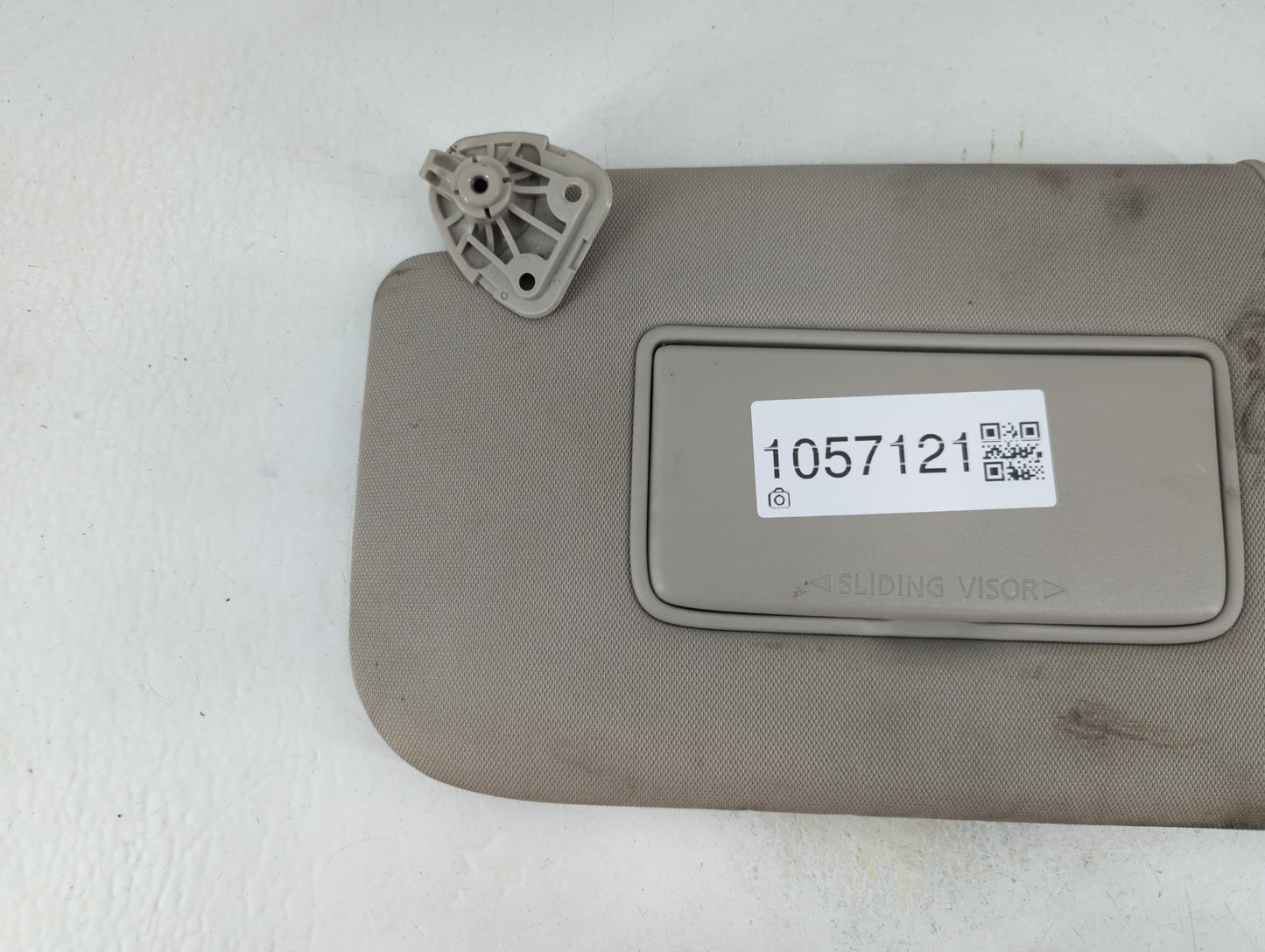 2018-2020 Nissan Rogue Sun Visor Shade Replacement Driver Left Mirror Fits Fits 2018 2019 2020 OEM Used Auto Parts - Oemused
