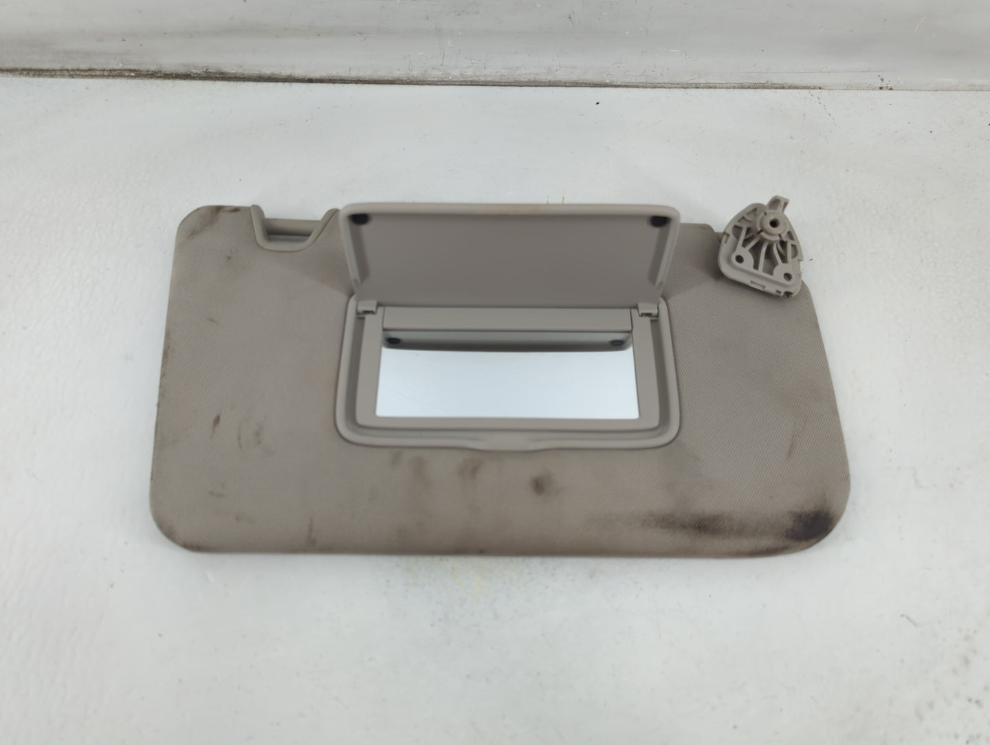 2018-2020 Nissan Rogue Sun Visor Shade Replacement Passenger Right Mirror Fits Fits 2018 2019 2020 OEM Used Auto Parts - Oem
