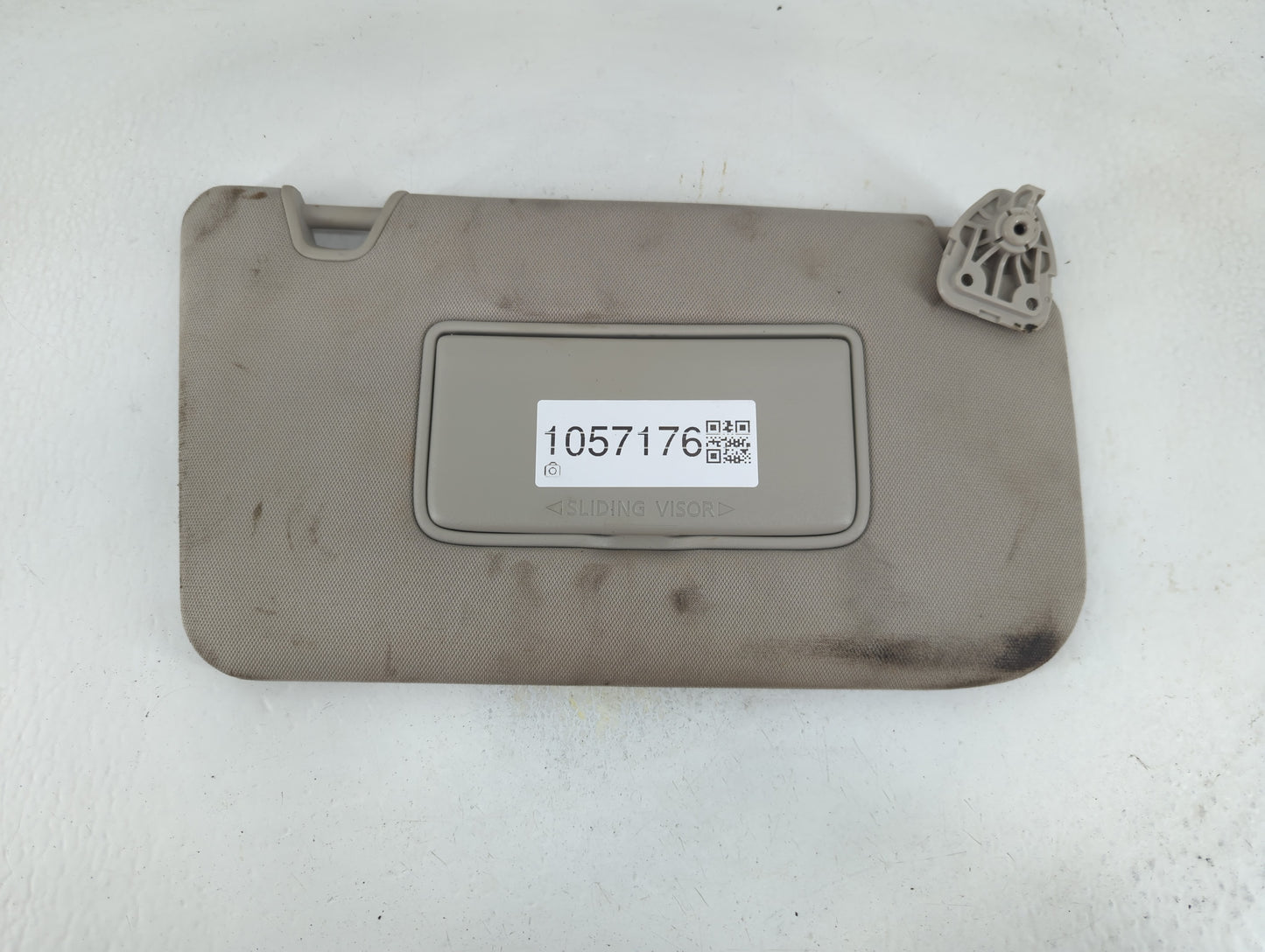 2018-2020 Nissan Rogue Sun Visor Shade Replacement Passenger Right Mirror Fits Fits 2018 2019 2020 OEM Used Auto Parts - Oem