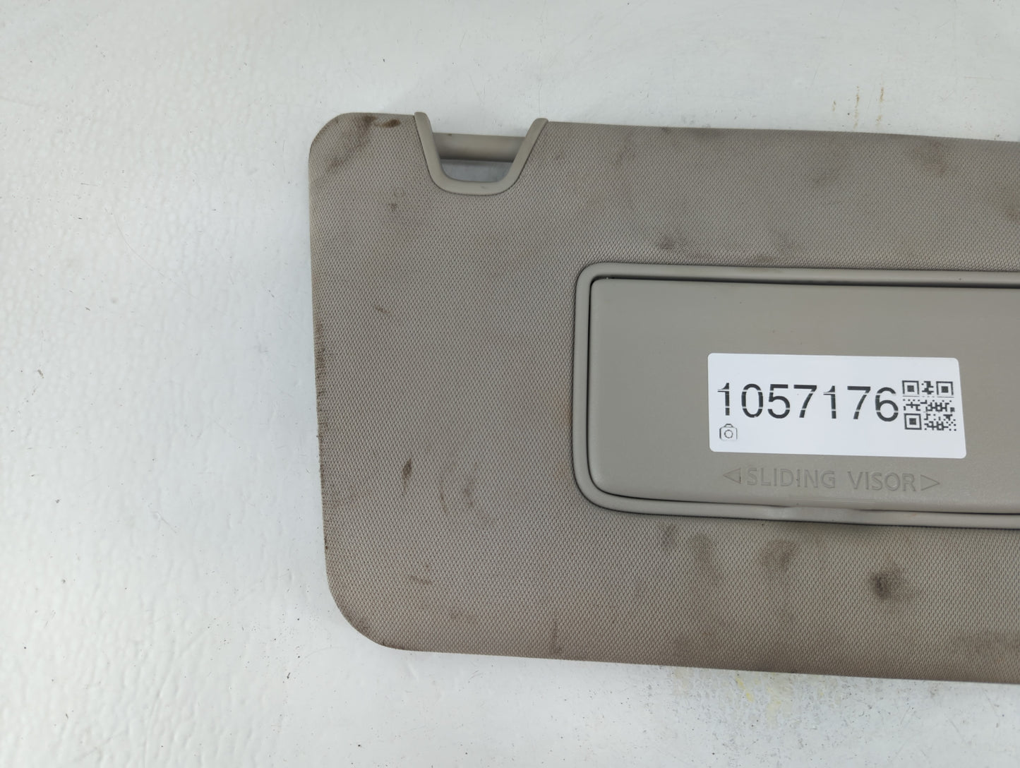 2018-2020 Nissan Rogue Sun Visor Shade Replacement Passenger Right Mirror Fits Fits 2018 2019 2020 OEM Used Auto Parts - Oem