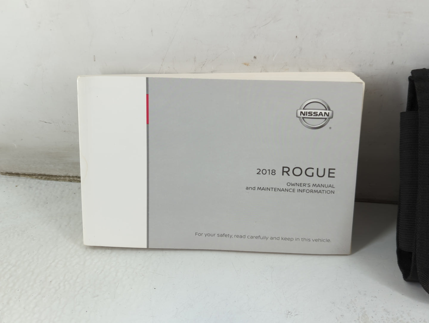 2018 Nissan Rogue Owners Manual Book Guide P/N:OM18EA 0T32U1 OEM Used Auto Parts - Oemusedautoparts1.com