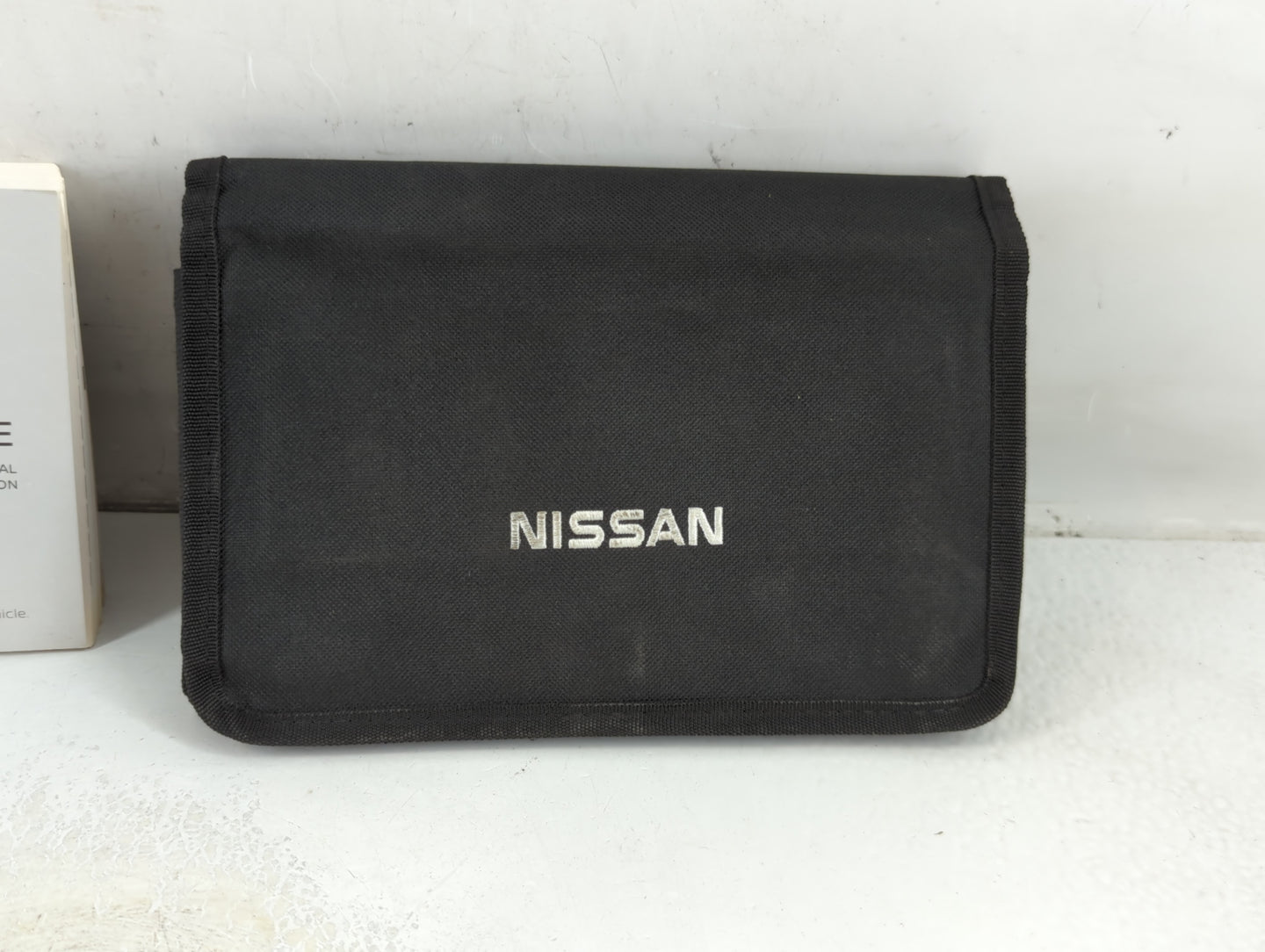 2018 Nissan Rogue Owners Manual Book Guide P/N:OM18EA 0T32U1 OEM Used Auto Parts - Oemusedautoparts1.com