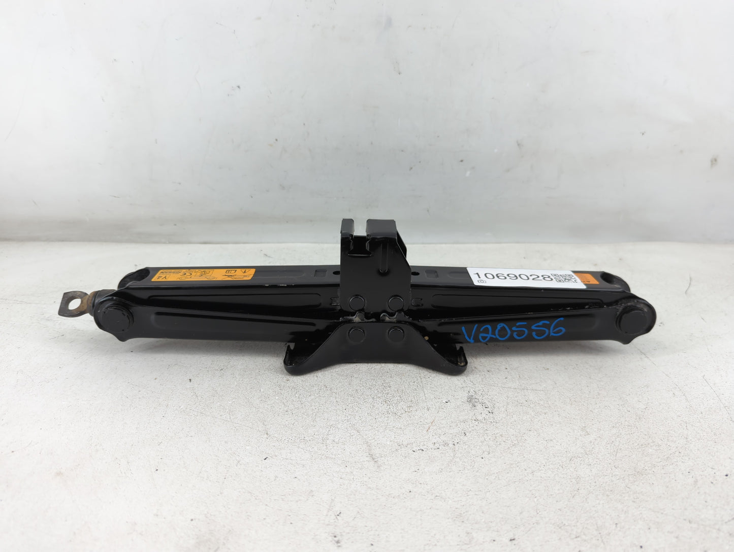 2018 Nissan Rogue Spare Scissor Car Jack - Oemusedautoparts1.com