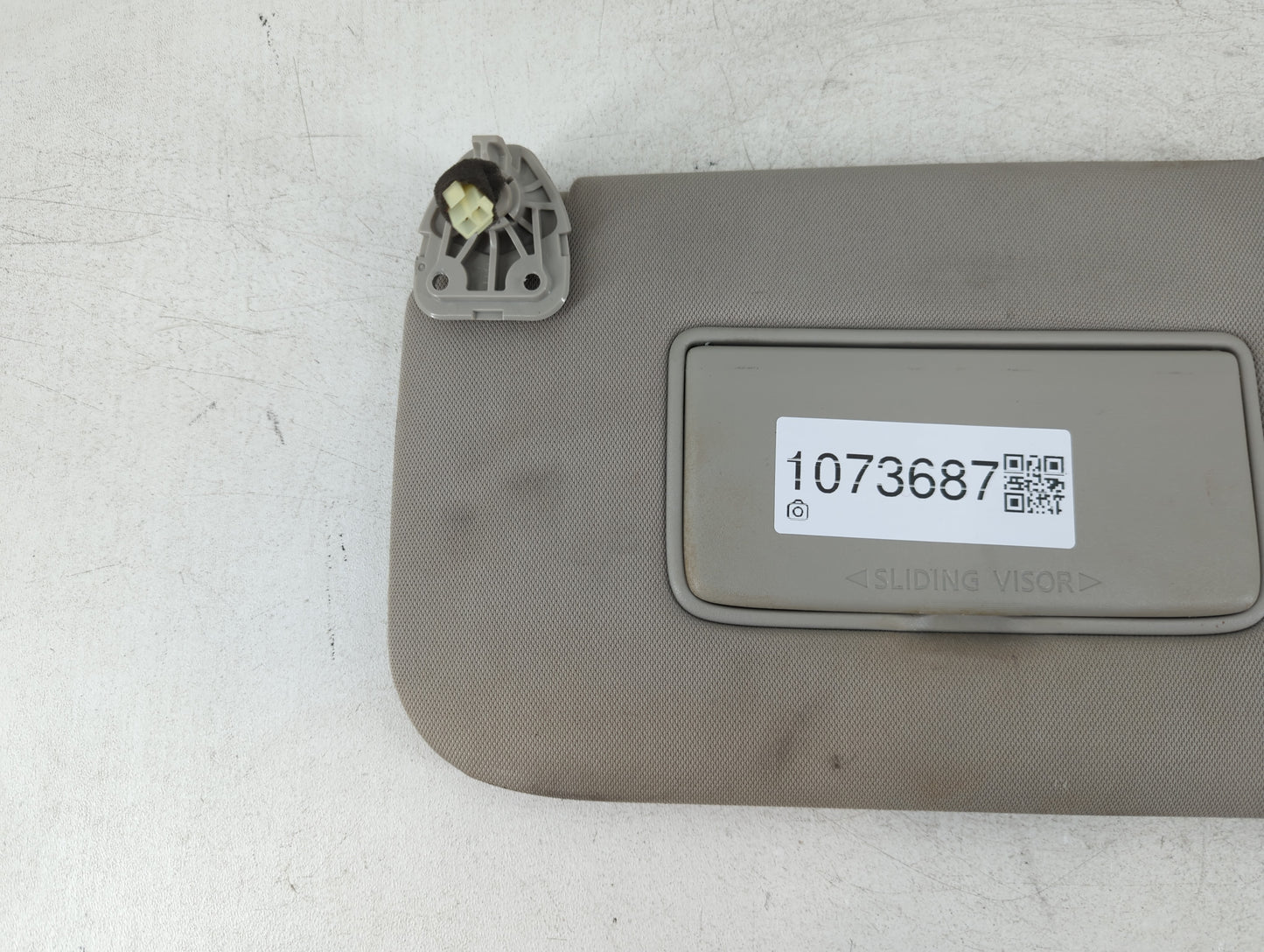 2018-2020 Nissan Rogue Sun Visor Shade Replacement Driver Left Mirror Fits Fits 2018 2019 2020 OEM Used Auto Parts - Oemused