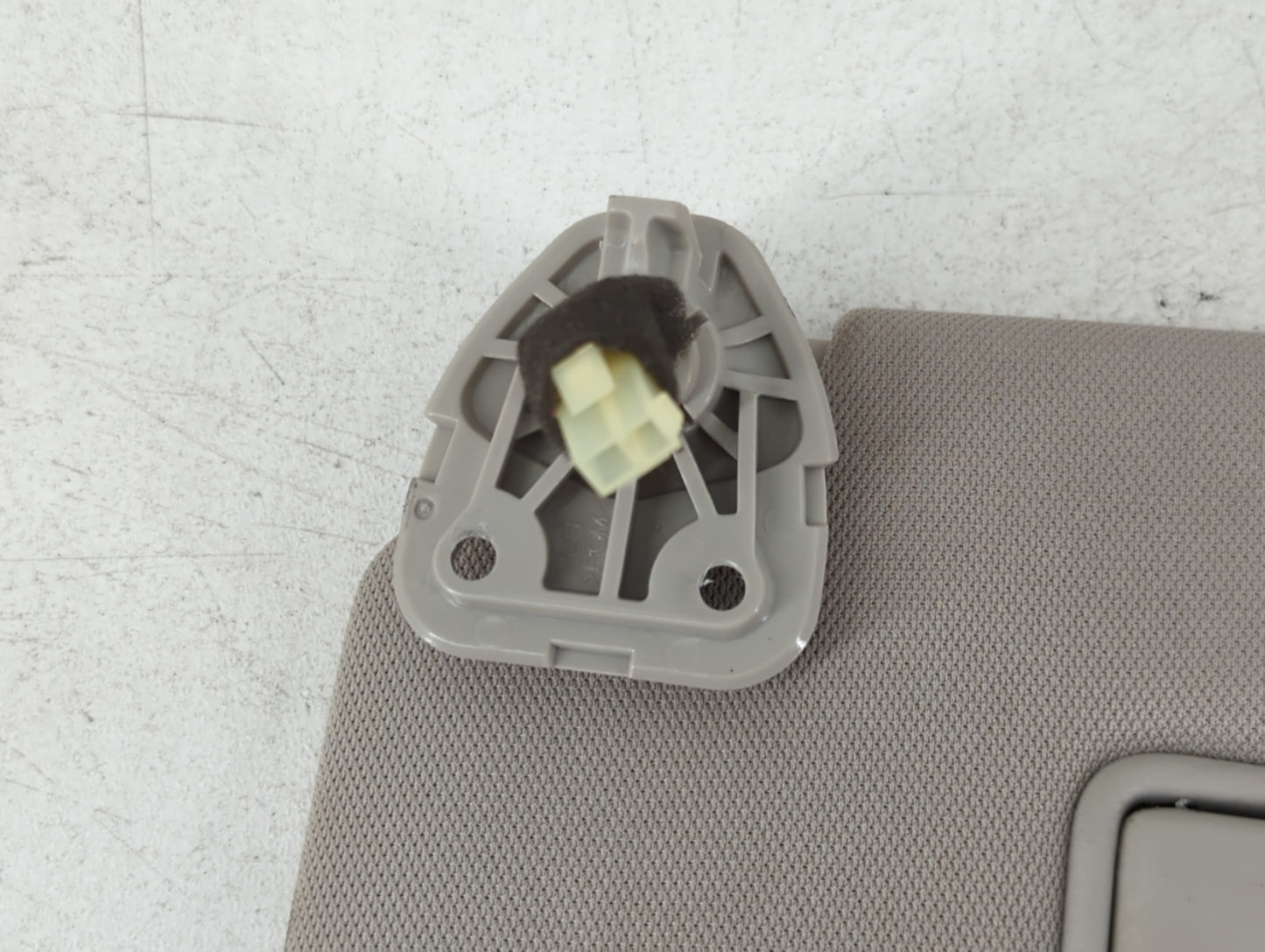 2018-2020 Nissan Rogue Sun Visor Shade Replacement Driver Left Mirror Fits Fits 2018 2019 2020 OEM Used Auto Parts - Oemused