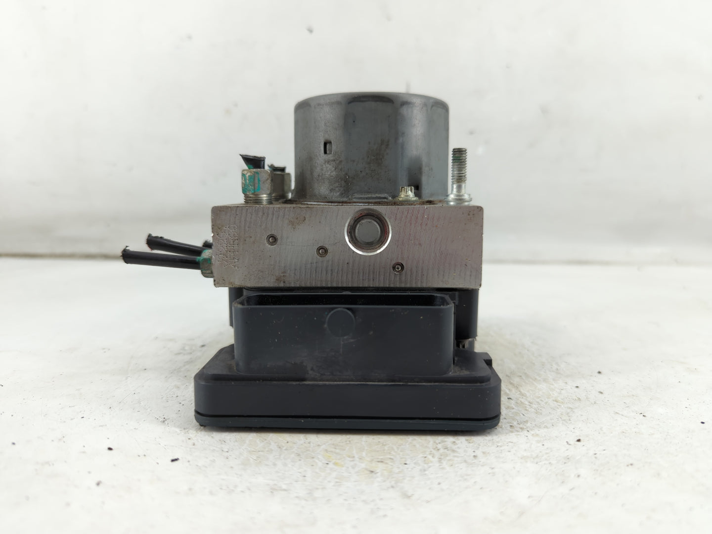 2018 Nissan Rogue ABS Pump Control Module Replacement P/N:269 829 47660 5HR3A Fits OEM Used Auto Parts - Oemusedautoparts1.c