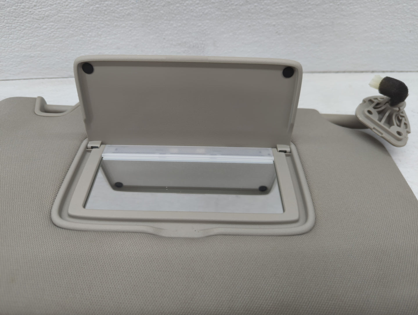 2018-2020 Nissan Rogue Sun Visor Shade Replacement Passenger Right Mirror Fits Fits 2018 2019 2020 OEM Used Auto Parts - Oem