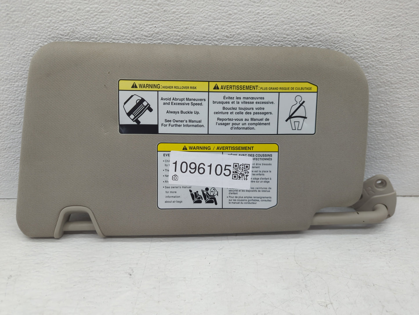 2018-2020 Nissan Rogue Sun Visor Shade Replacement Passenger Right Mirror Fits Fits 2018 2019 2020 OEM Used Auto Parts - Oem