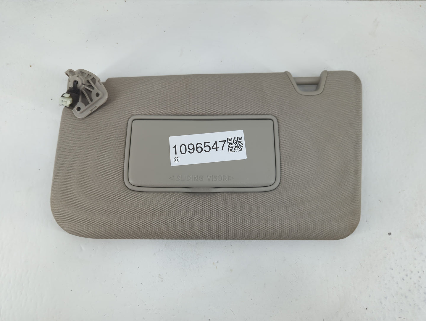 2018-2020 Nissan Rogue Sun Visor Shade Replacement Driver Left Mirror Fits Fits 2018 2019 2020 OEM Used Auto Parts - Oemused