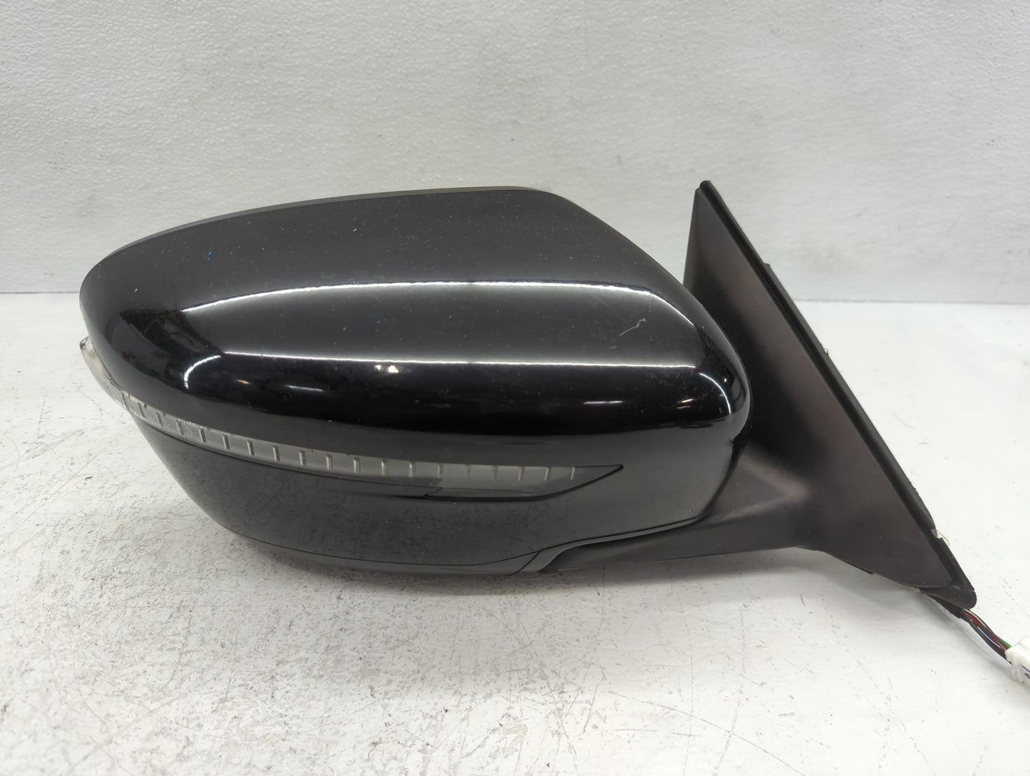 2017-2020 Nissan Rogue Passenger Side View Mirror - Right Door Mirror OEM Used - Oemusedautoparts1.com