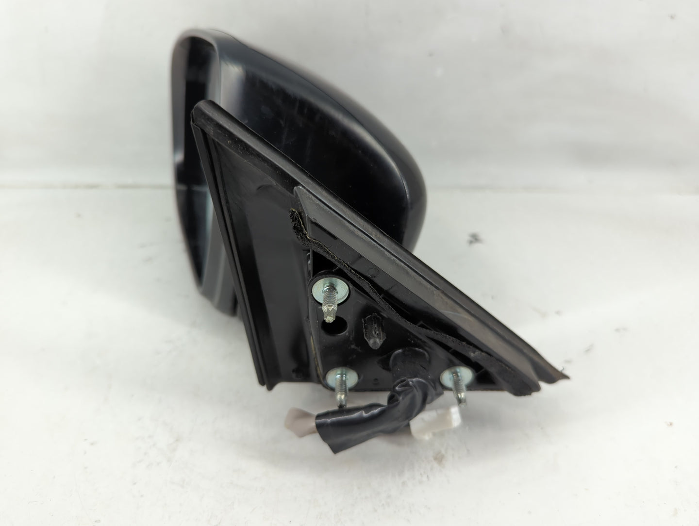 2017-2020 Nissan Rogue Driver Side View Mirror - Left Door Mirror OEM Used - Oemusedautoparts1.com