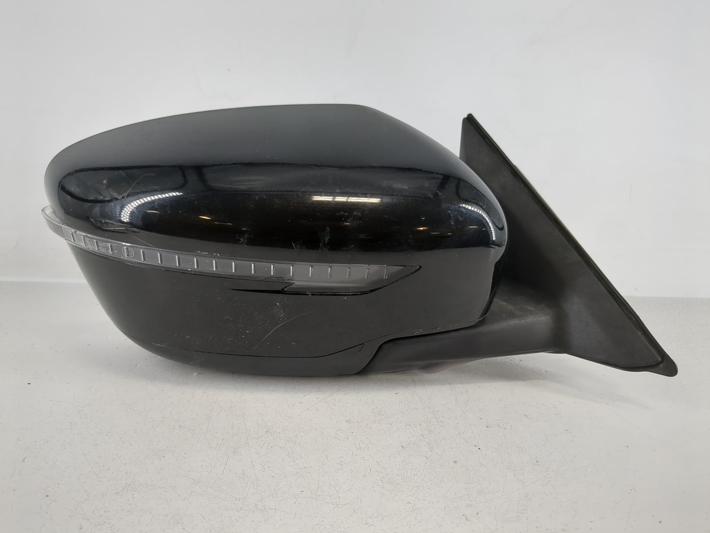 2017-2020 Nissan Rogue Passenger Side View Mirror - Right Door Mirror OEM Used - Oemusedautoparts1.com