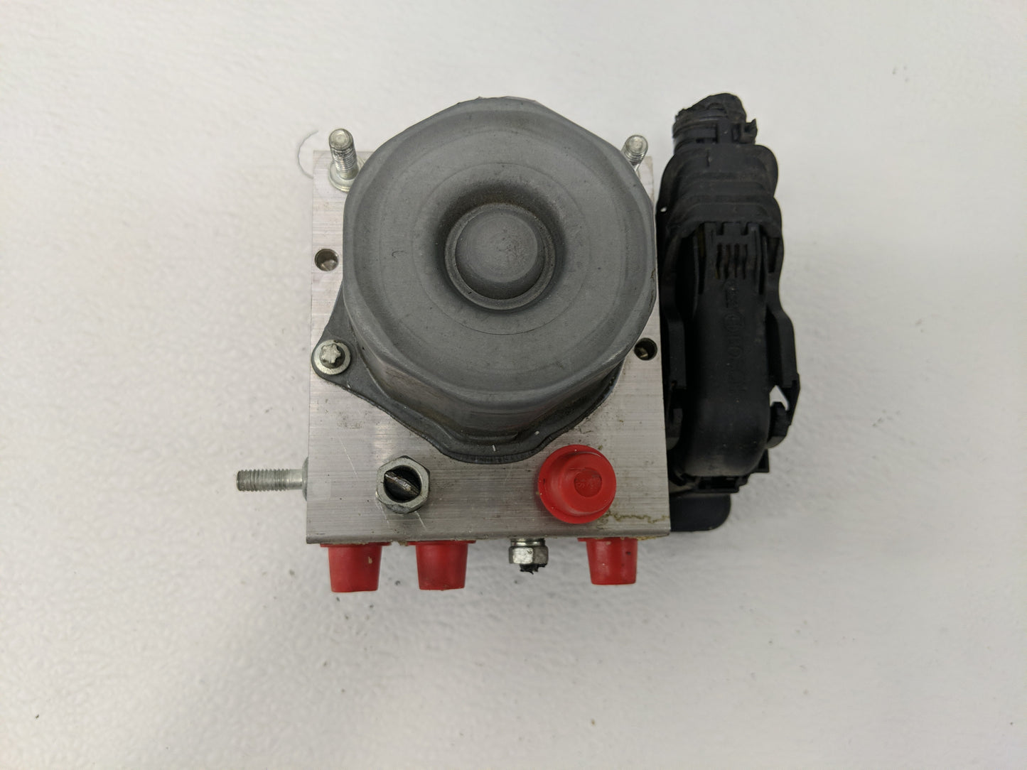 2018 Nissan Rogue ABS Pump Control Module Replacement P/N:47660 7FW2A Fits OEM Used Auto Parts - Oemusedautoparts1.com