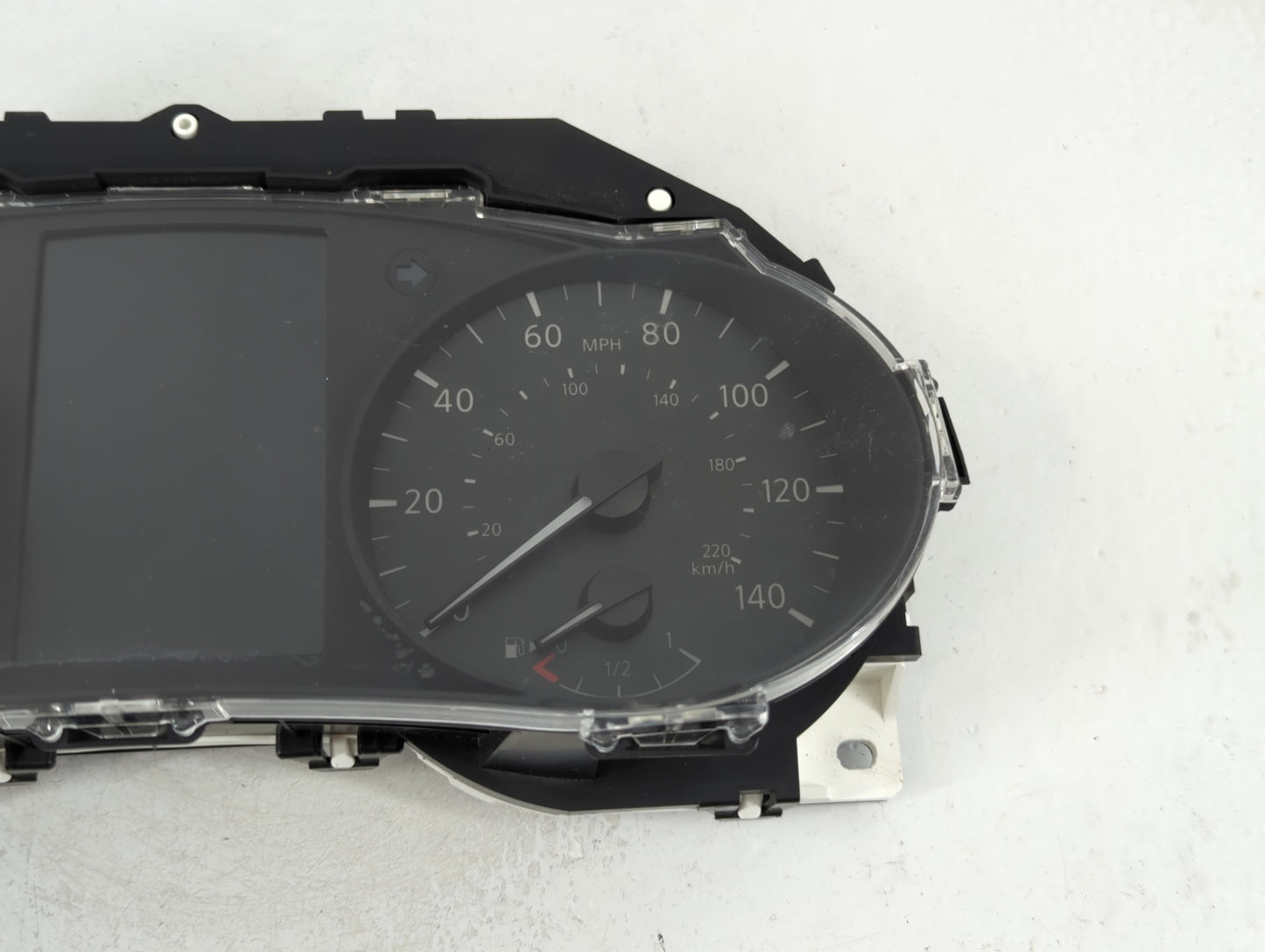 2018 Nissan Rogue Instrument Cluster Speedometer Gauges P/N:7FW0A/JEF8 Fits OEM Used Auto Parts - Oemusedautoparts1.com