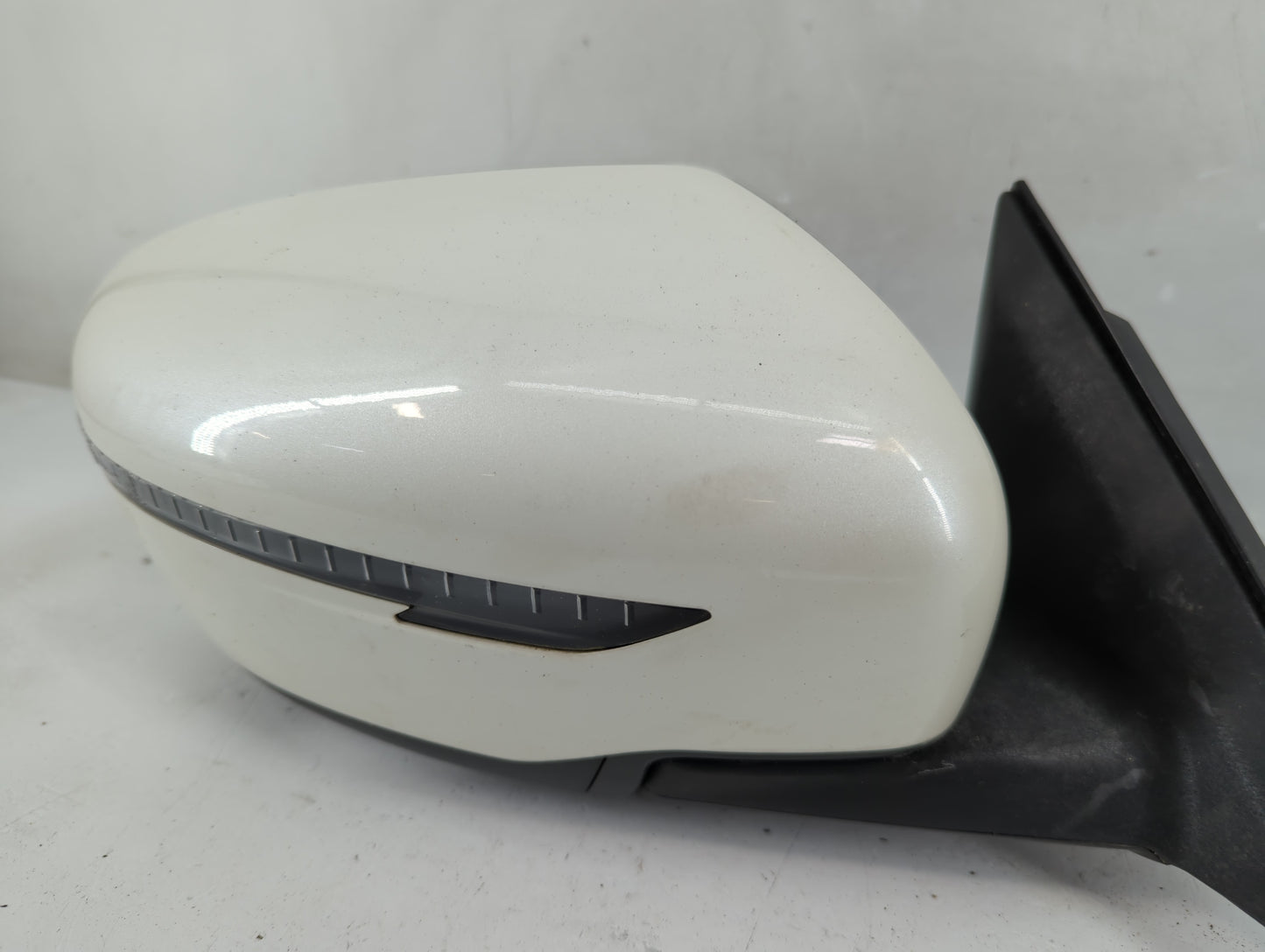 2018 Nissan Rogue Side Mirror Replacement Passenger Right View Door Mirror Fits OEM Used Auto Parts - Oemusedautoparts1.com