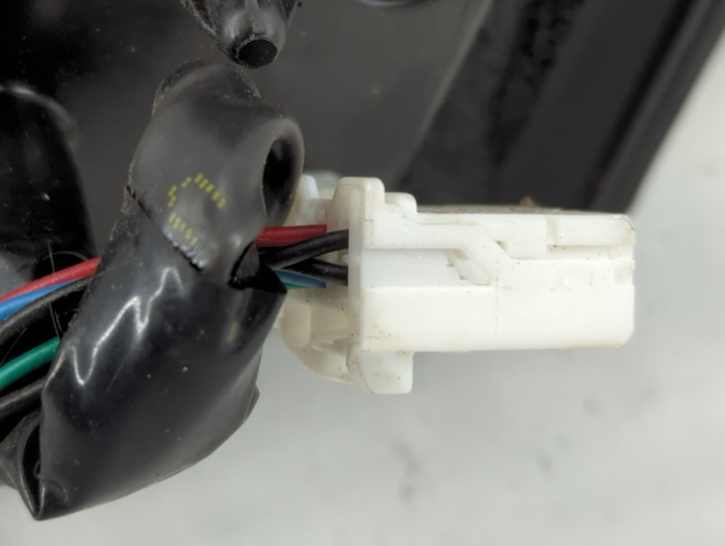 2018 Nissan Rogue Side Mirror Replacement Passenger Right View Door Mirror Fits OEM Used Auto Parts - Oemusedautoparts1.com