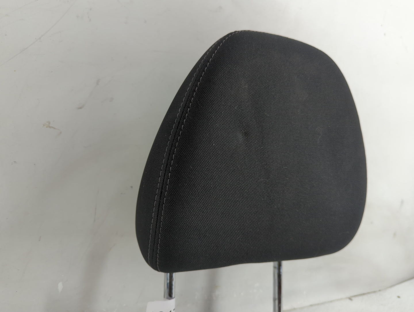 2018 Nissan Rogue Headrest Head Rest Front Driver Passenger Seat Fits OEM Used Auto Parts - Oemusedautoparts1.com