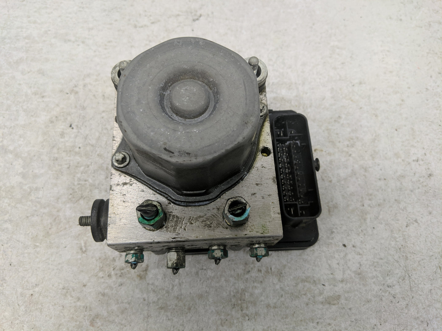 2018 Nissan Rogue ABS Pump Control Module Replacement P/N:0265956487 Fits OEM Used Auto Parts - Oemusedautoparts1.com