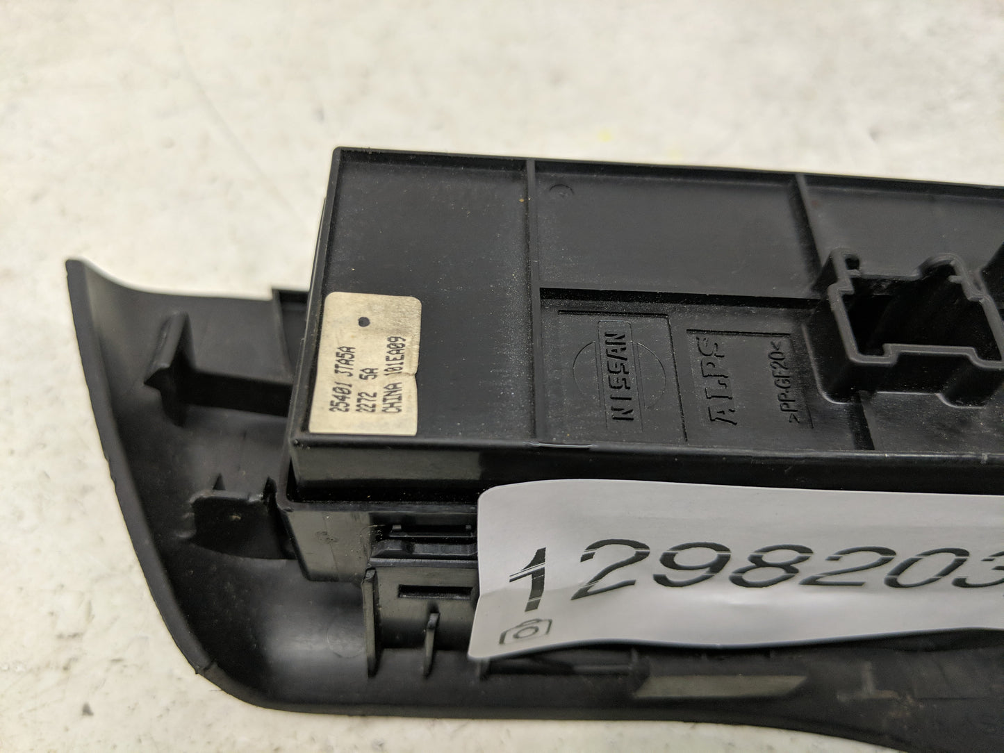 2014-2020 Nissan Rogue Master Power Window Switch Replacement Driver Side Left P/N:25401 3TA5A Fits OEM Used Auto Parts - Oe