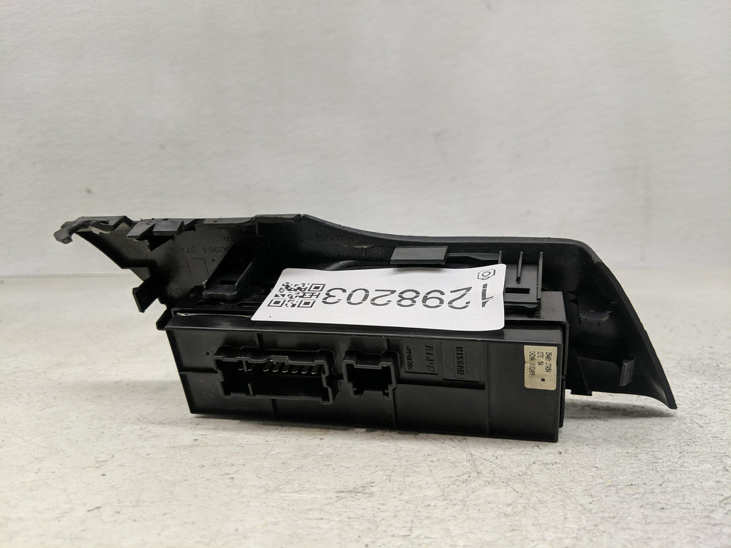 2014-2020 Nissan Rogue Master Power Window Switch Replacement Driver Side Left P/N:25401 3TA5A Fits OEM Used Auto Parts - Oe