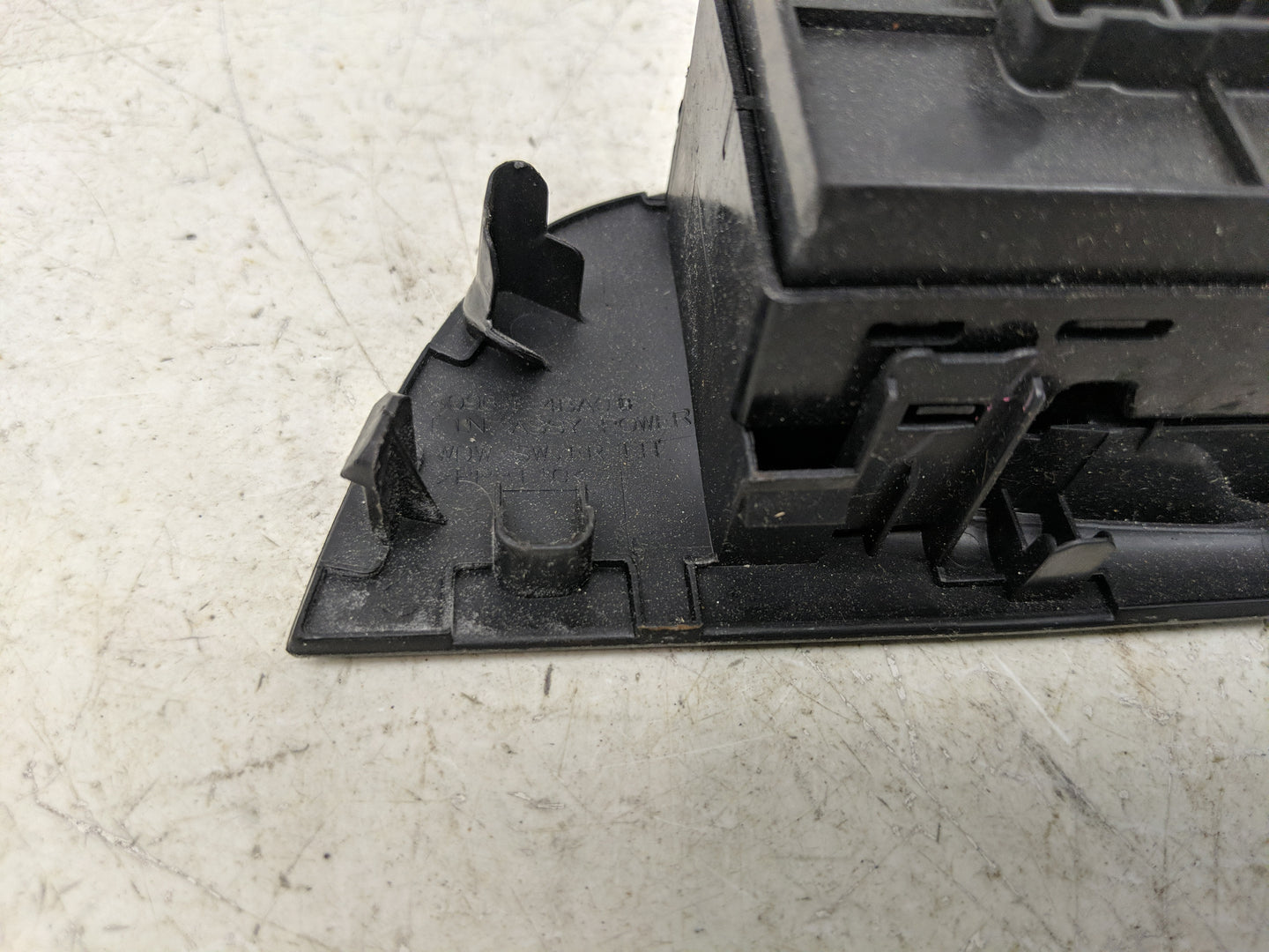 2014-2020 Nissan Rogue Master Power Window Switch Replacement Driver Side Left Fits OEM Used Auto Parts - Oemusedautoparts1.
