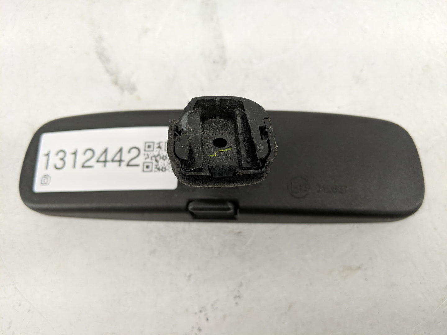 2018 Nissan Rogue Interior Rear View Mirror Replacement OEM P/N:E13010837 Fits OEM Used Auto Parts - Oemusedautoparts1.com