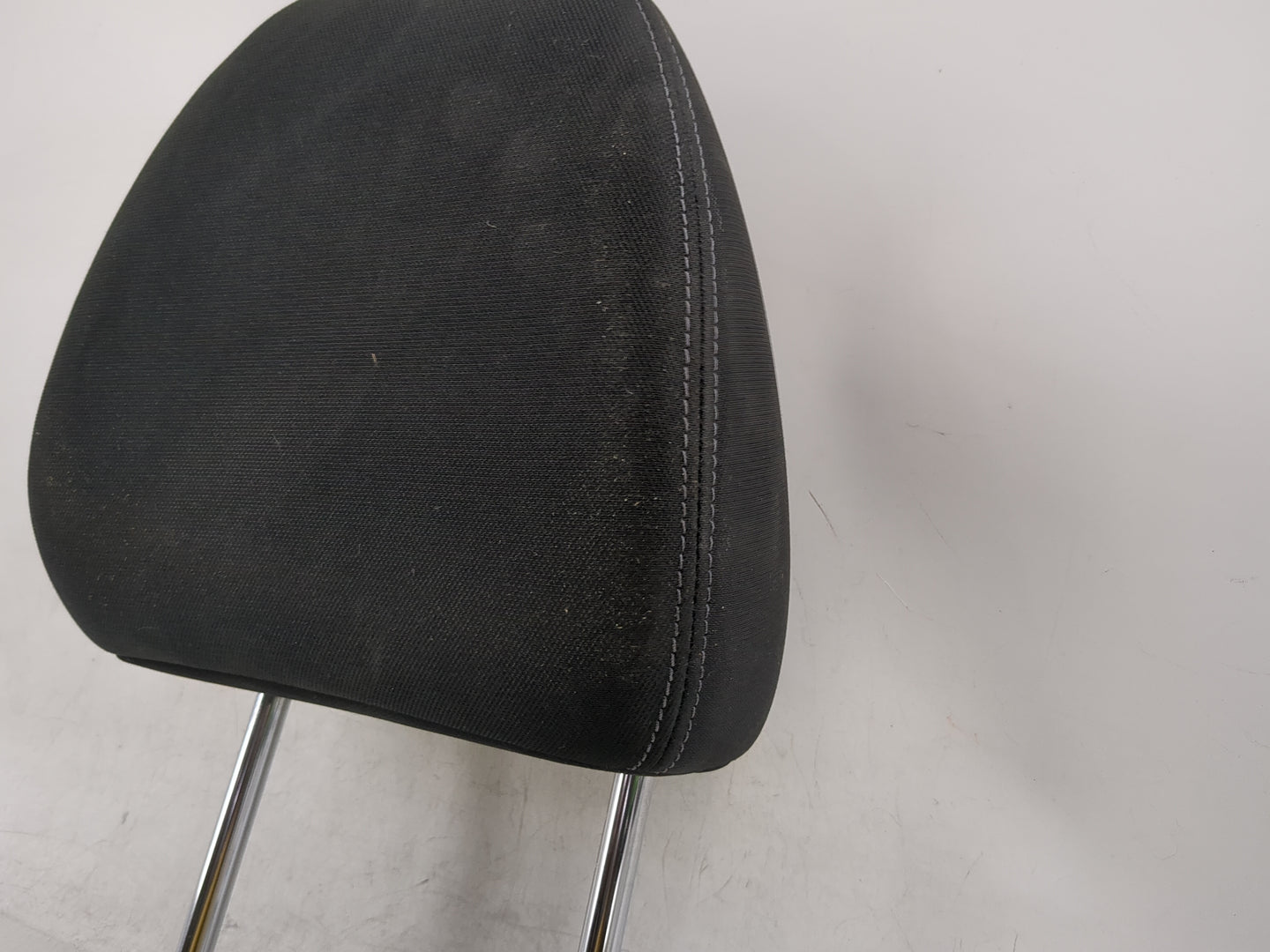 2018-2020 Nissan Rogue Headrest Head Rest Front Driver Passenger Seat Fits Fits 2018 2019 2020 OEM Used Auto Parts - Oemused