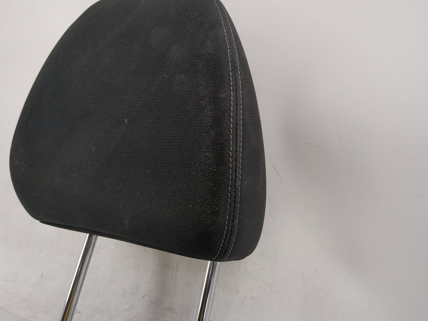2018-2020 Nissan Rogue Headrest Head Rest Front Driver Passenger Seat Fits Fits 2018 2019 2020 OEM Used Auto Parts - Oemused
