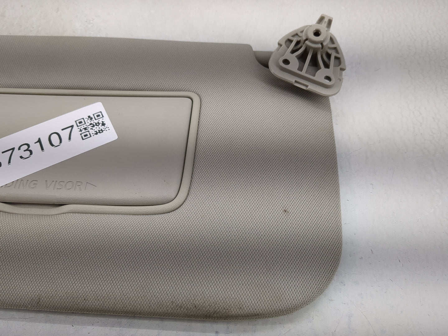 2018-2020 Nissan Rogue Sun Visor Shade Replacement Passenger Right Mirror Fits Fits 2018 2019 2020 OEM Used Auto Parts - Oem