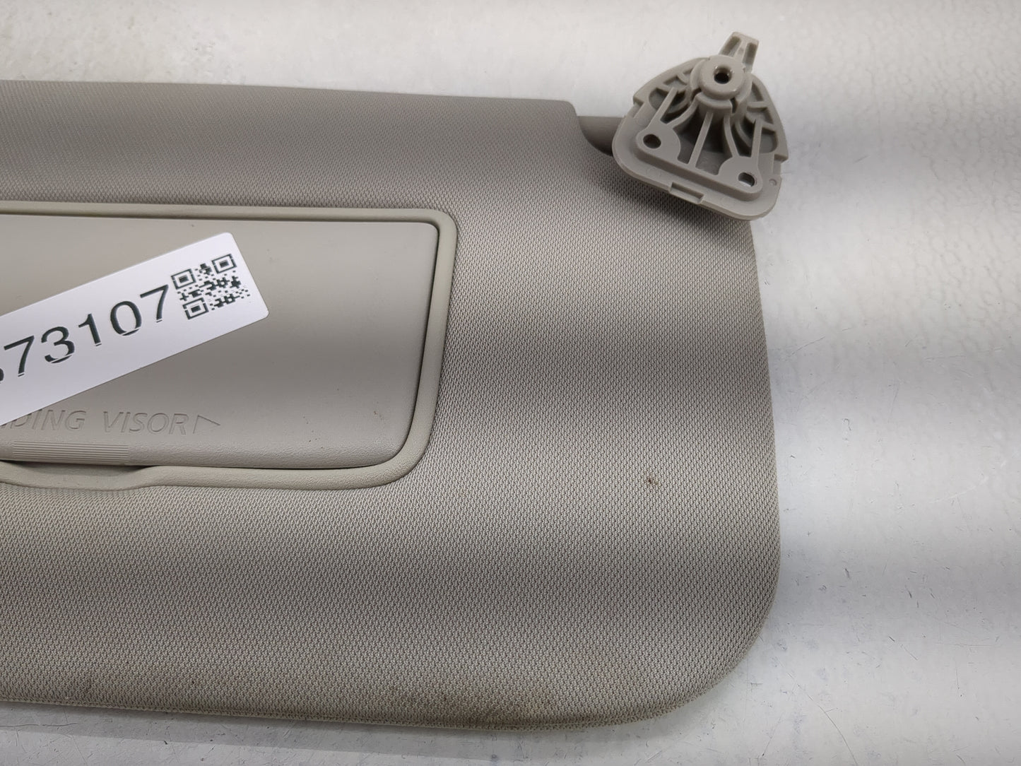 2018-2020 Nissan Rogue Sun Visor Shade Replacement Passenger Right Mirror Fits Fits 2018 2019 2020 OEM Used Auto Parts - Oem