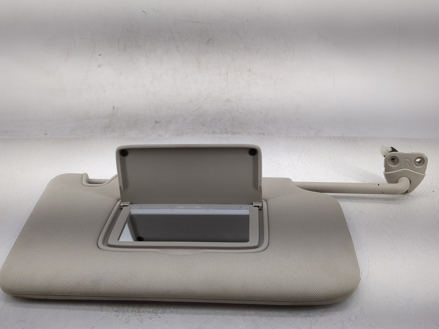 2018-2020 Nissan Rogue Sun Visor Shade Replacement Passenger Right Mirror Fits Fits 2018 2019 2020 OEM Used Auto Parts - Oem