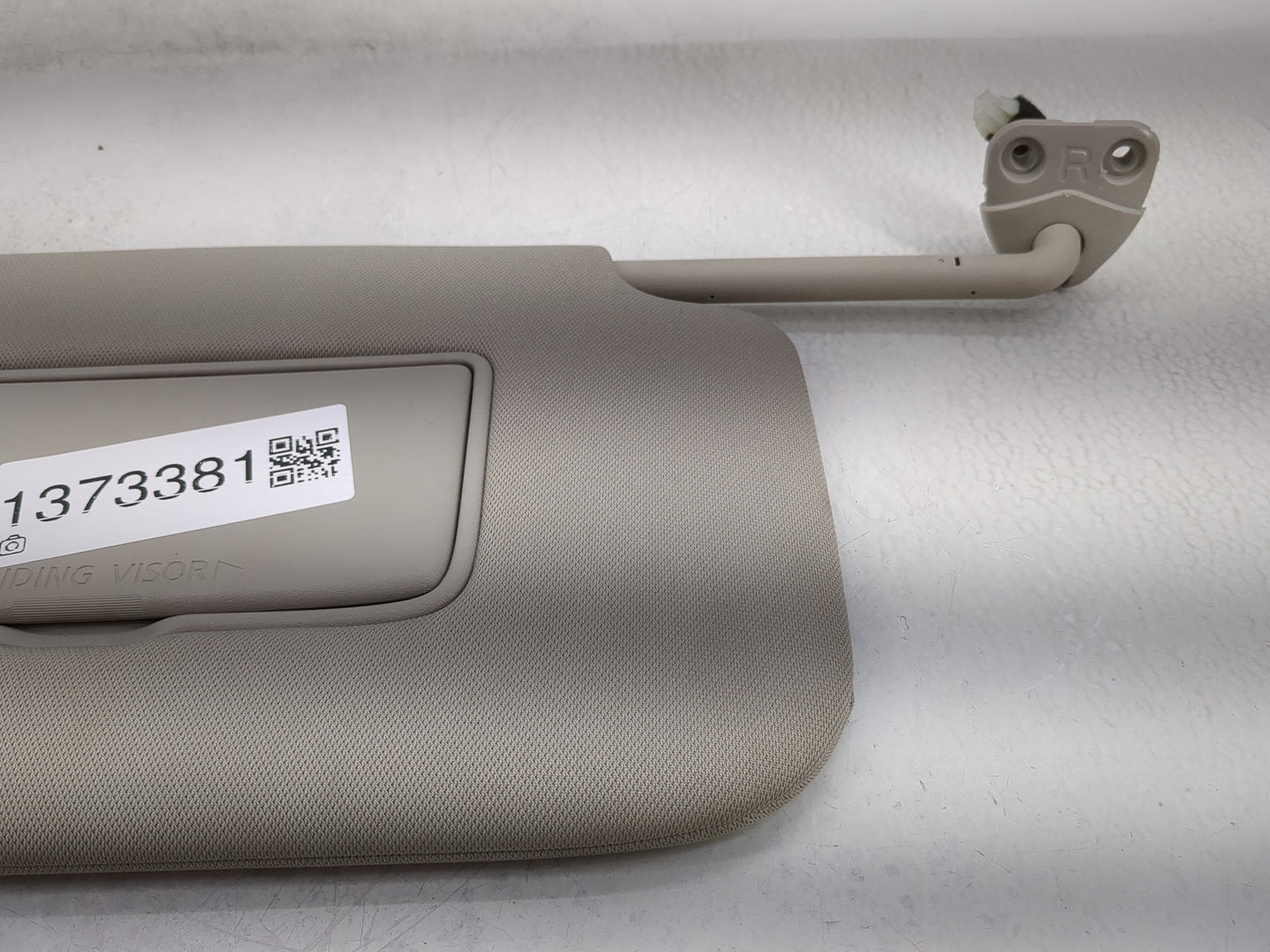 2018-2020 Nissan Rogue Sun Visor Shade Replacement Passenger Right Mirror Fits Fits 2018 2019 2020 OEM Used Auto Parts - Oem
