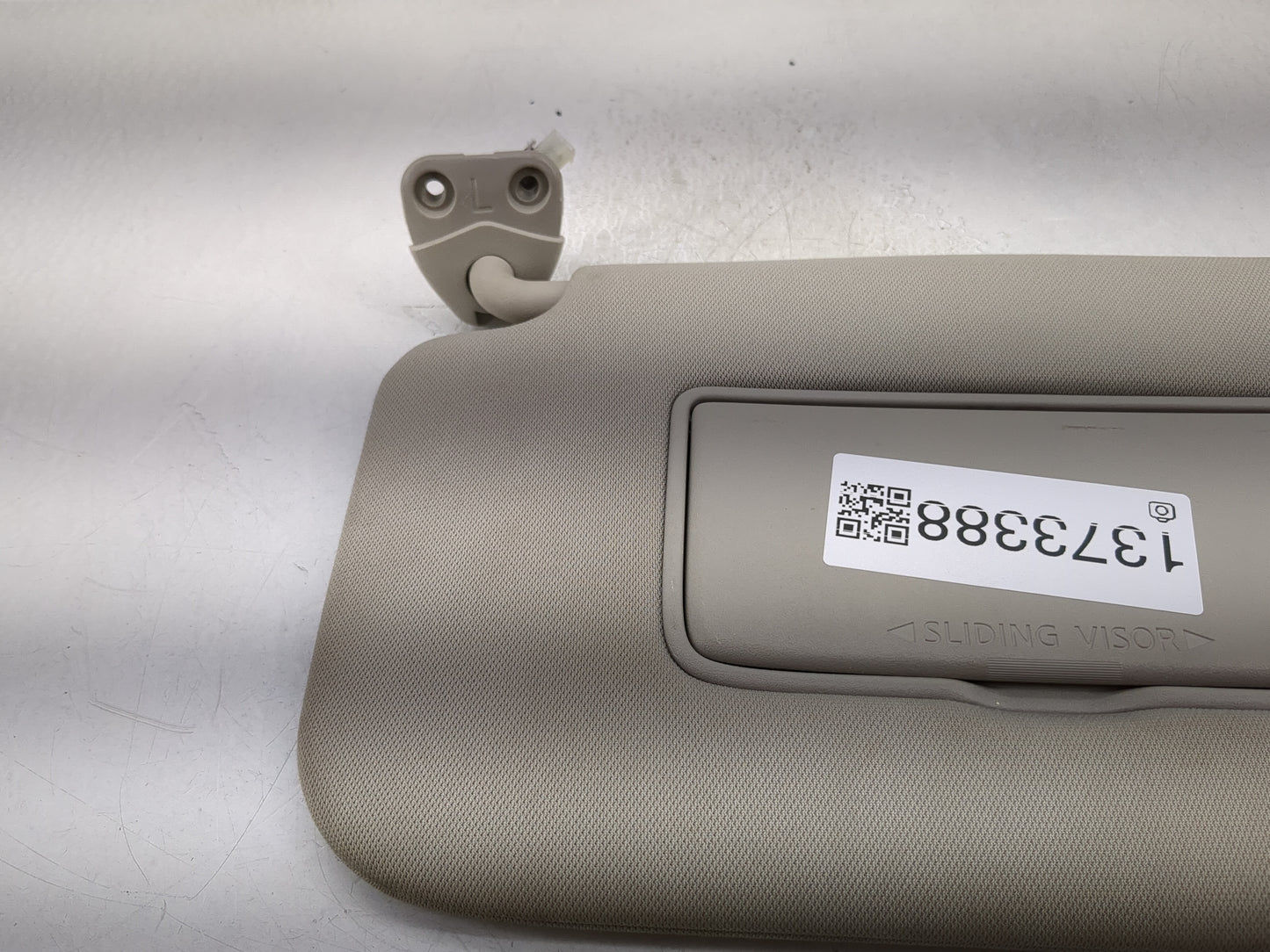 2018-2020 Nissan Rogue Sun Visor Shade Replacement Driver Left Mirror Fits Fits 2018 2019 2020 OEM Used Auto Parts - Oemused