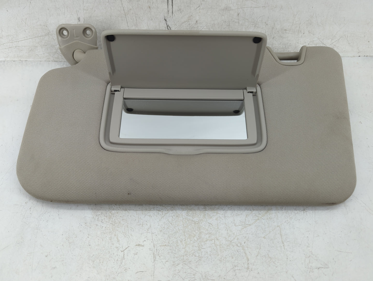 2018-2020 Nissan Rogue Sun Visor Shade Replacement Driver Left Mirror Fits Fits 2018 2019 2020 OEM Used Auto Parts - Oemused