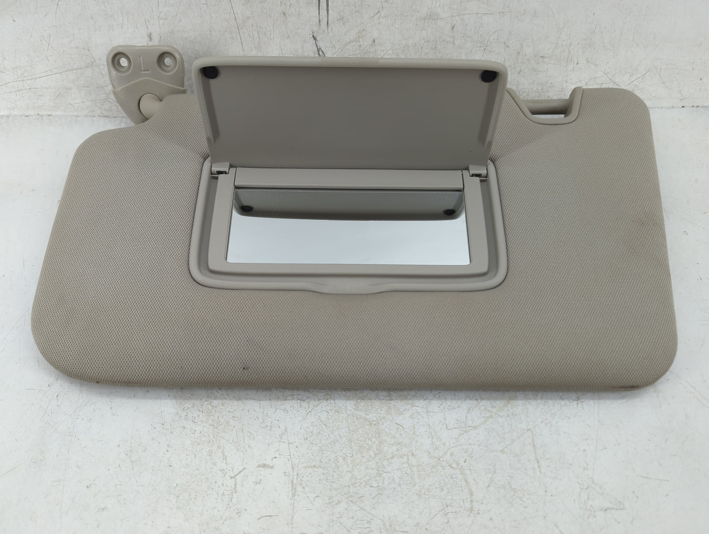 2018-2020 Nissan Rogue Sun Visor Shade Replacement Driver Left Mirror Fits Fits 2018 2019 2020 OEM Used Auto Parts - Oemused