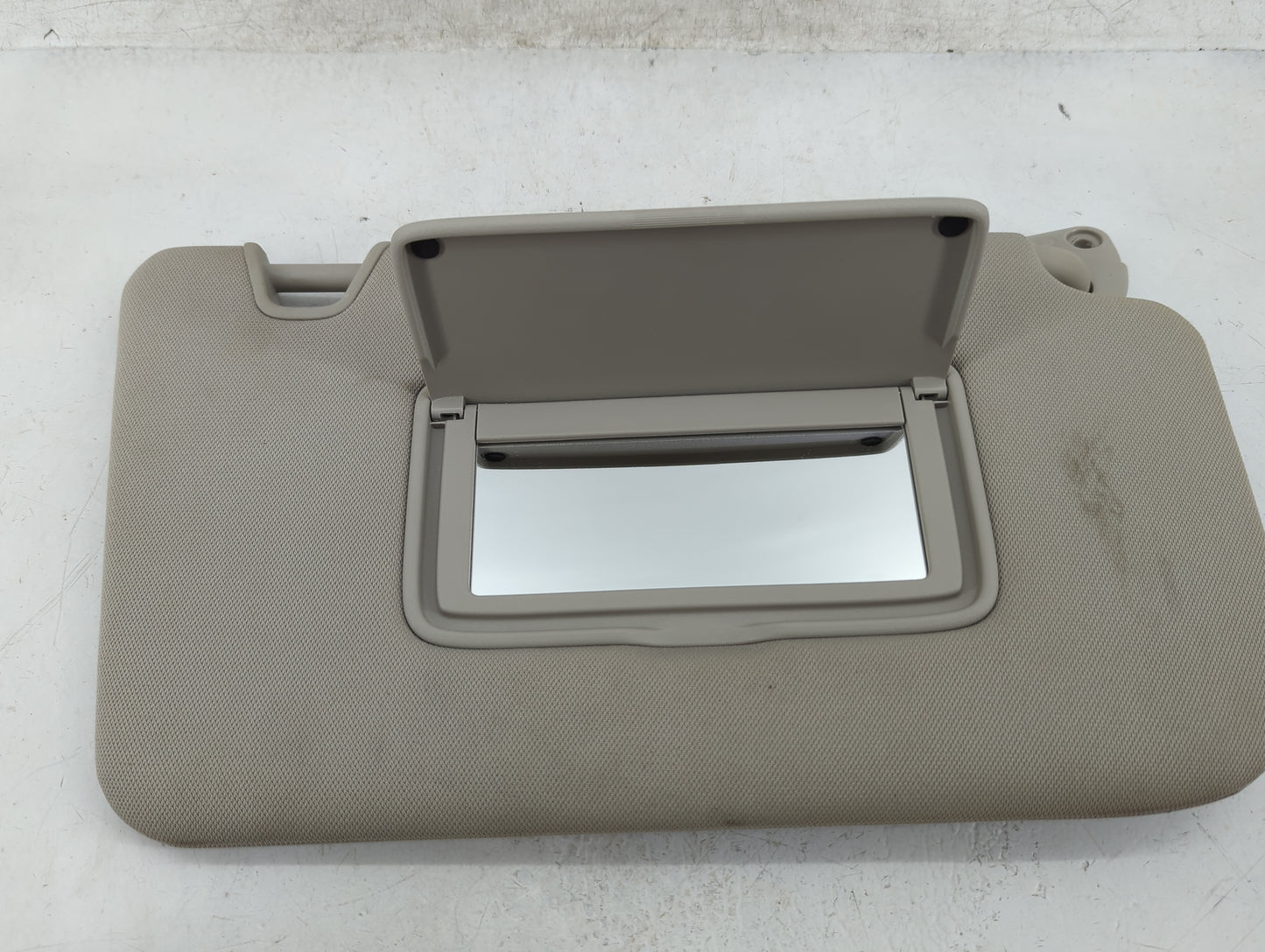 2018-2020 Nissan Rogue Sun Visor Shade Replacement Passenger Right Mirror Fits Fits 2018 2019 2020 OEM Used Auto Parts - Oem