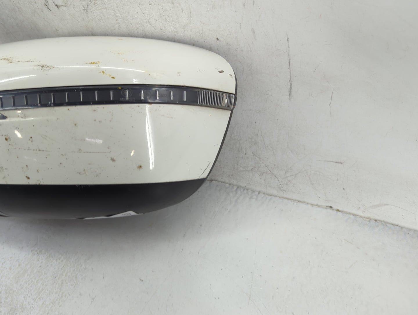 2017-2020 Nissan Rogue Driver Side View Mirror - Left Door Mirror OEM Used - Oemusedautoparts1.com
