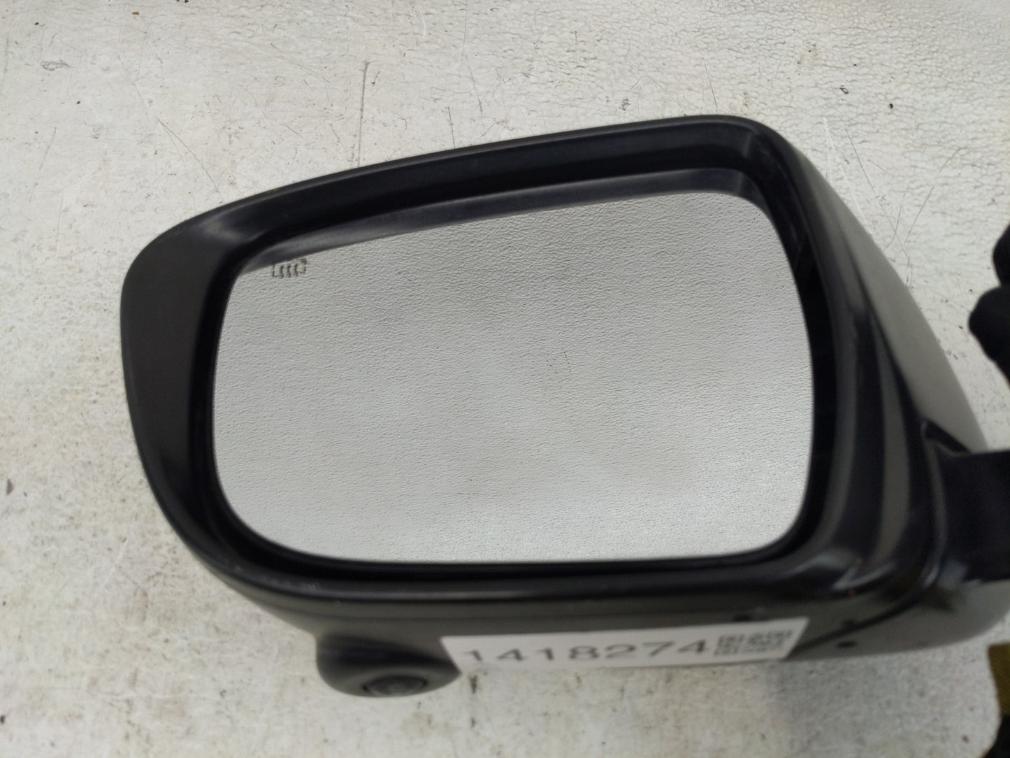 2017-2020 Nissan Rogue Driver Side View Mirror - Left Door Mirror OEM Used - Oemusedautoparts1.com