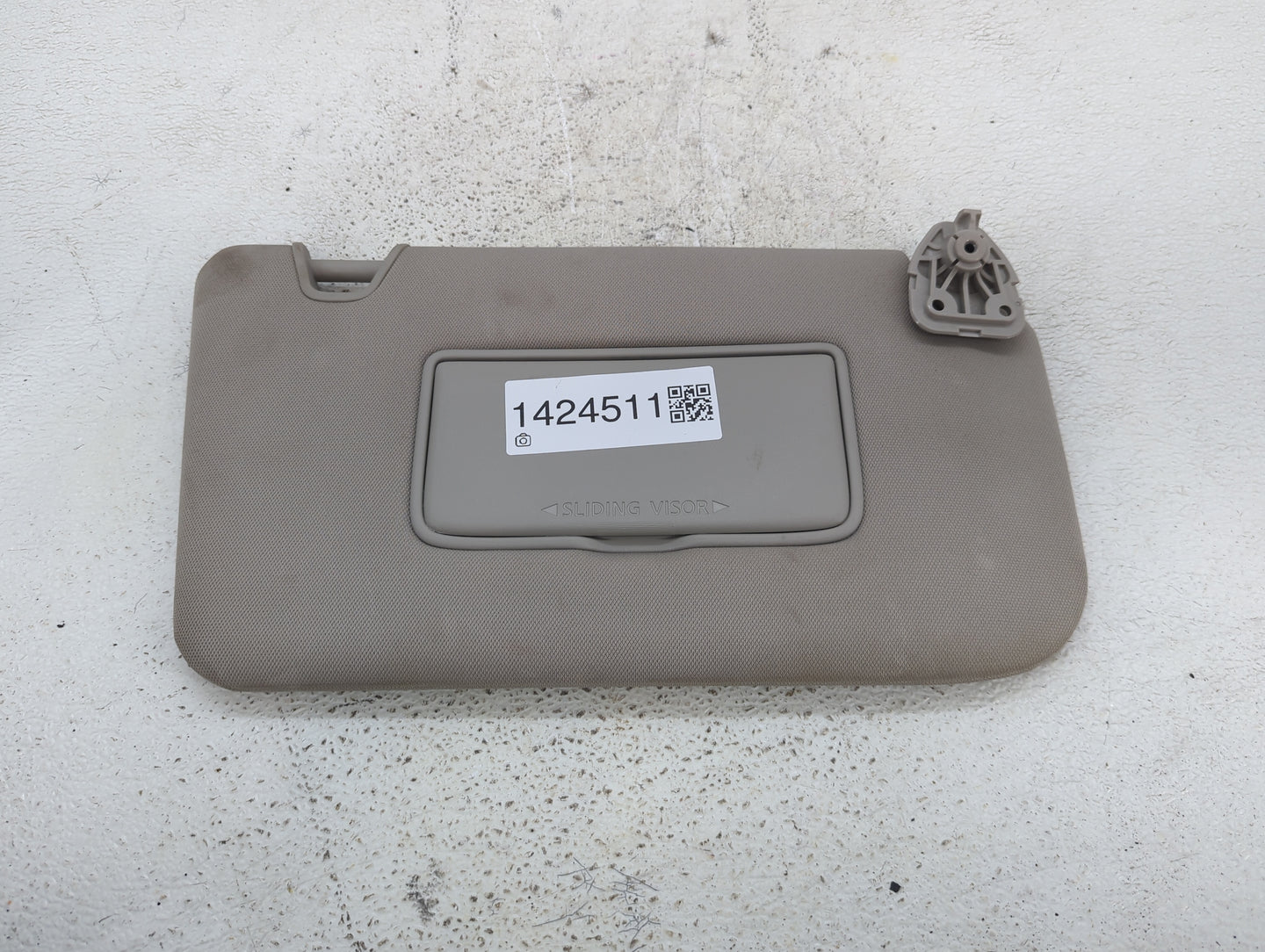 2018-2020 Nissan Rogue Sun Visor Shade Replacement Passenger Right Mirror Fits Fits 2018 2019 2020 OEM Used Auto Parts - Oem