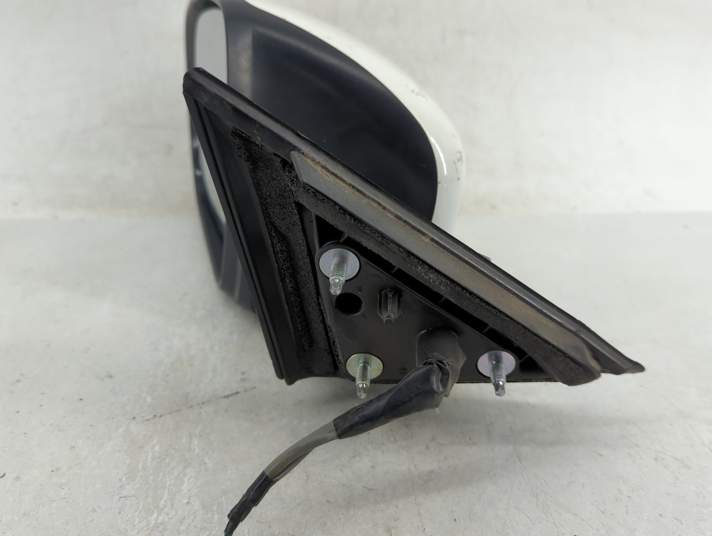 2016-2020 Nissan Rogue Driver Side View Mirror - Left Door Mirror OEM Used - Oemusedautoparts1.com