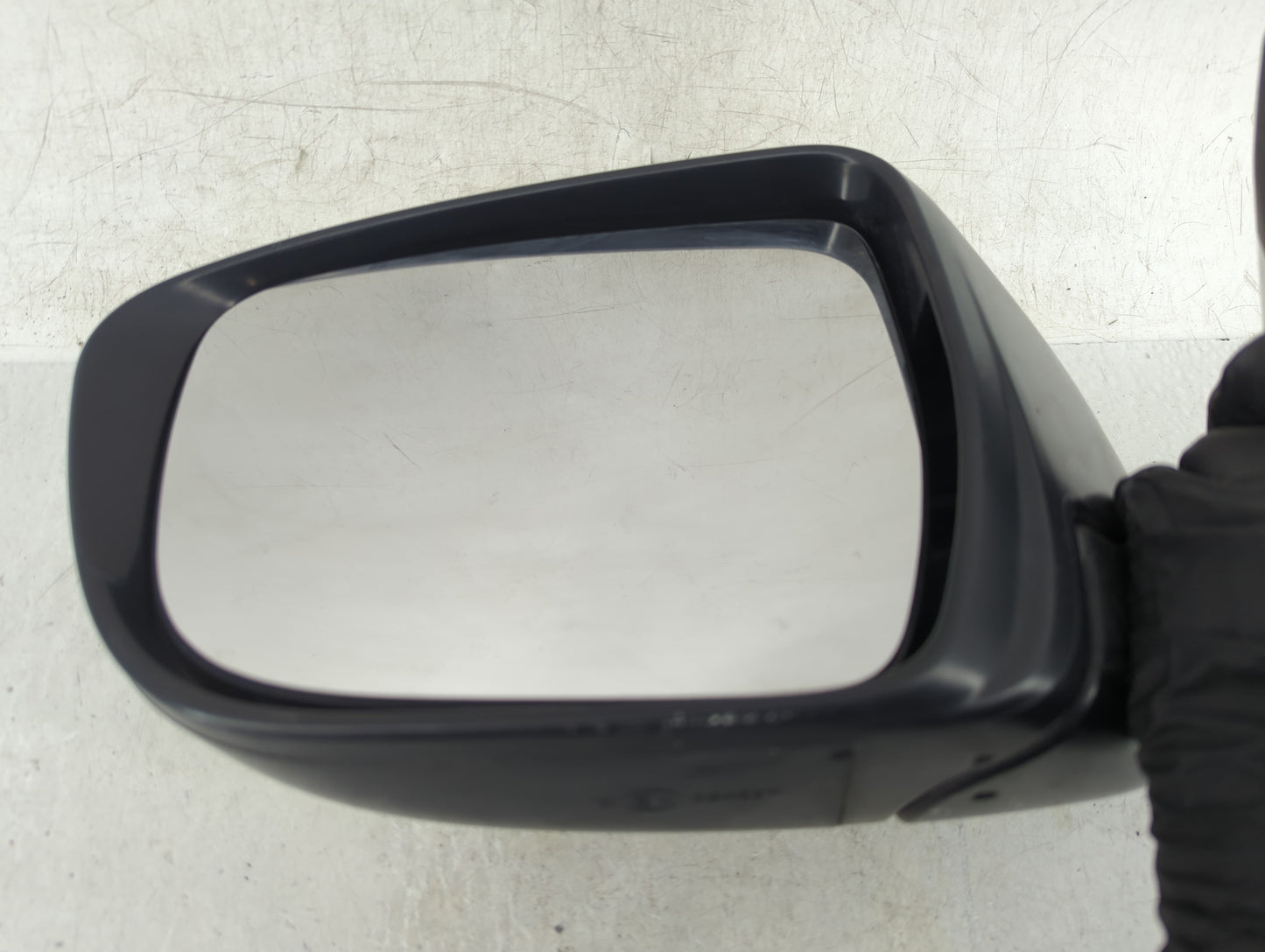 2016-2020 Nissan Rogue Driver Side View Mirror - Left Door Mirror OEM Used - Oemusedautoparts1.com