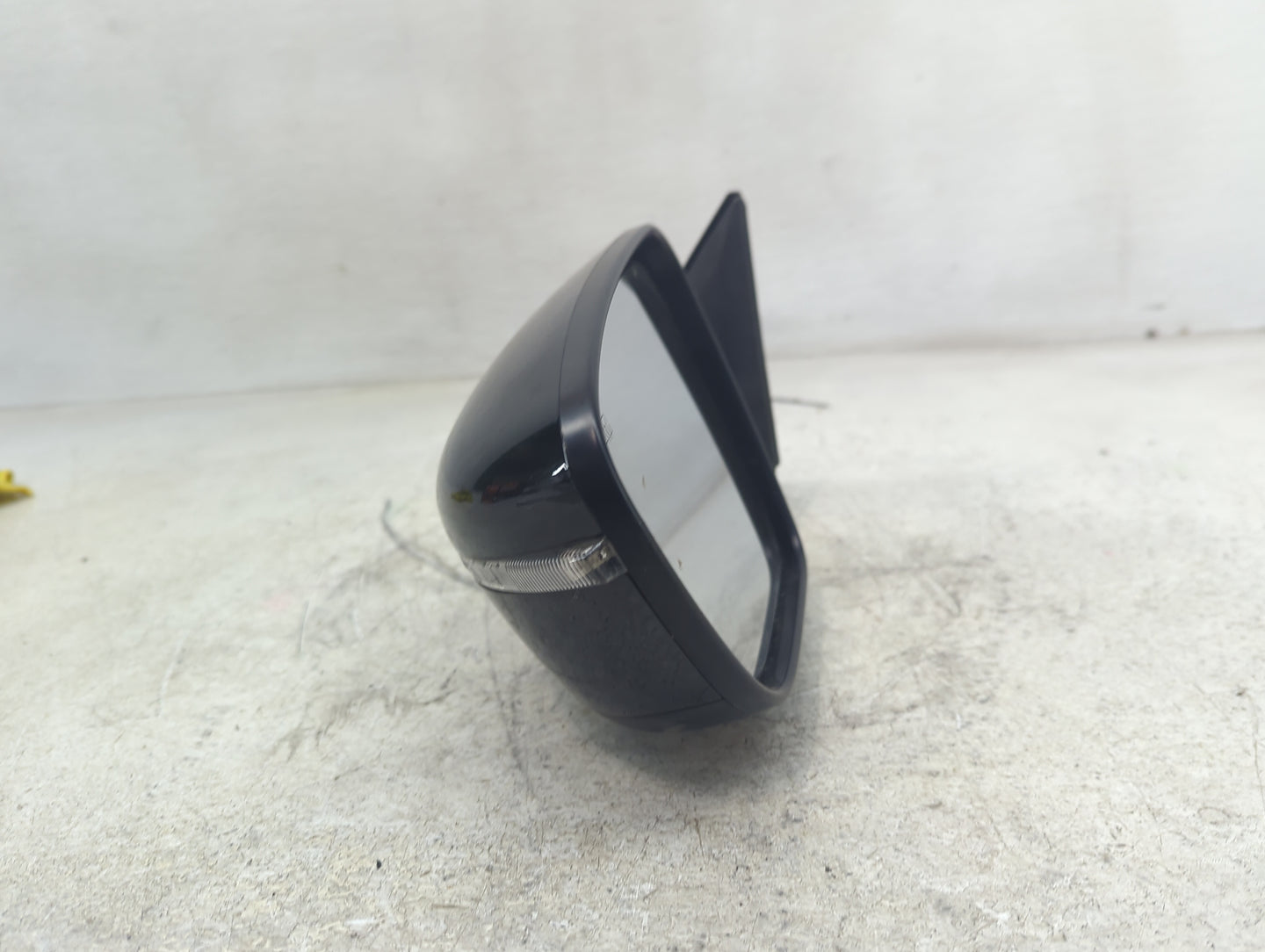2017-2020 Nissan Rogue Driver Side View Mirror - Left Door Mirror OEM Used - Oemusedautoparts1.com