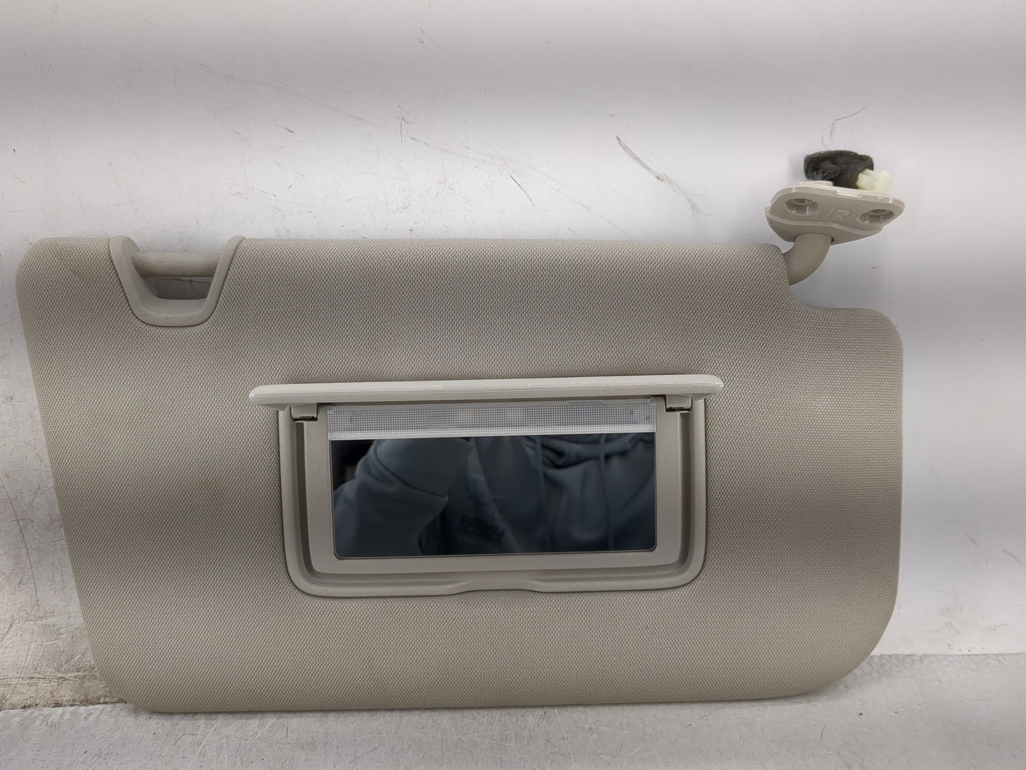 2018-2020 Nissan Rogue Sun Visor Shade Replacement Passenger Right Mirror Fits Fits 2018 2019 2020 OEM Used Auto Parts - Oem