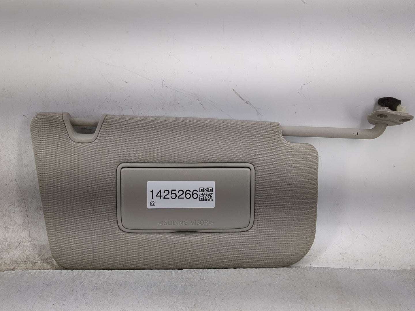 2018-2020 Nissan Rogue Sun Visor Shade Replacement Passenger Right Mirror Fits Fits 2018 2019 2020 OEM Used Auto Parts - Oem