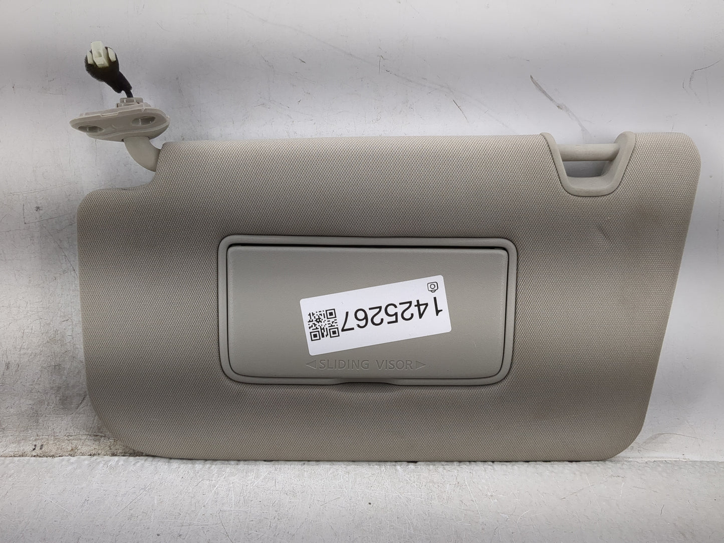 2018-2020 Nissan Rogue Sun Visor Shade Replacement Driver Left Mirror Fits Fits 2018 2019 2020 OEM Used Auto Parts - Oemused