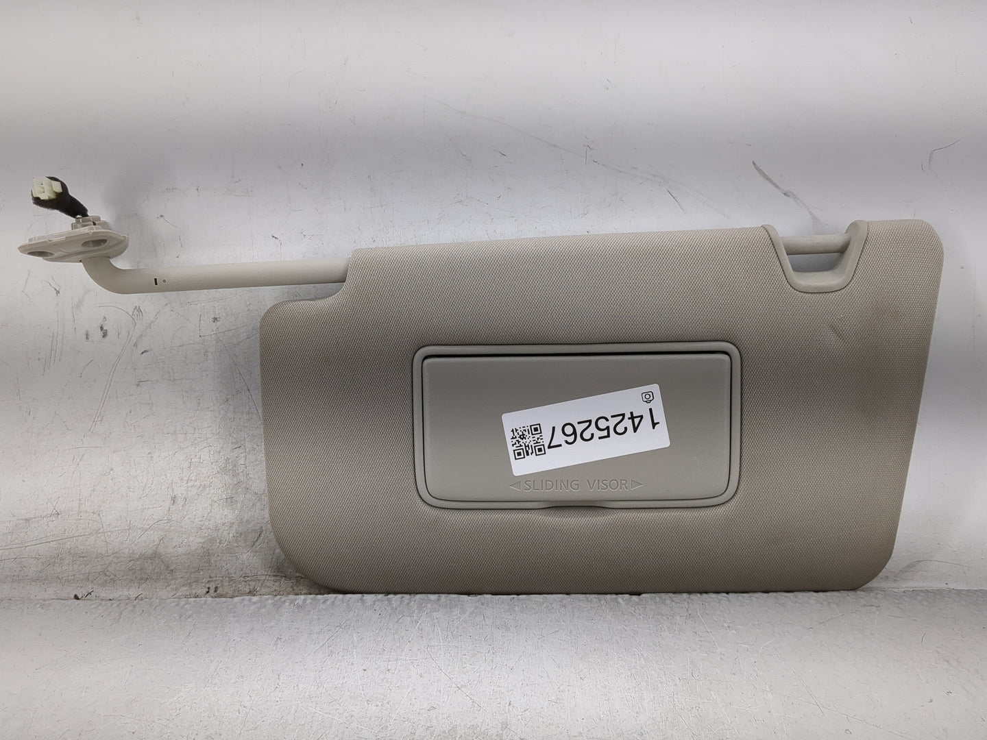 2018-2020 Nissan Rogue Sun Visor Shade Replacement Driver Left Mirror Fits Fits 2018 2019 2020 OEM Used Auto Parts - Oemused