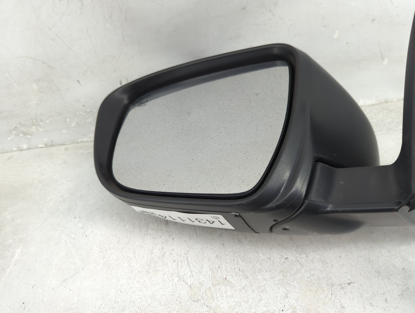 2017-2020 Nissan Rogue Driver Side View Mirror - Left Door Mirror OEM Used - Oemusedautoparts1.com