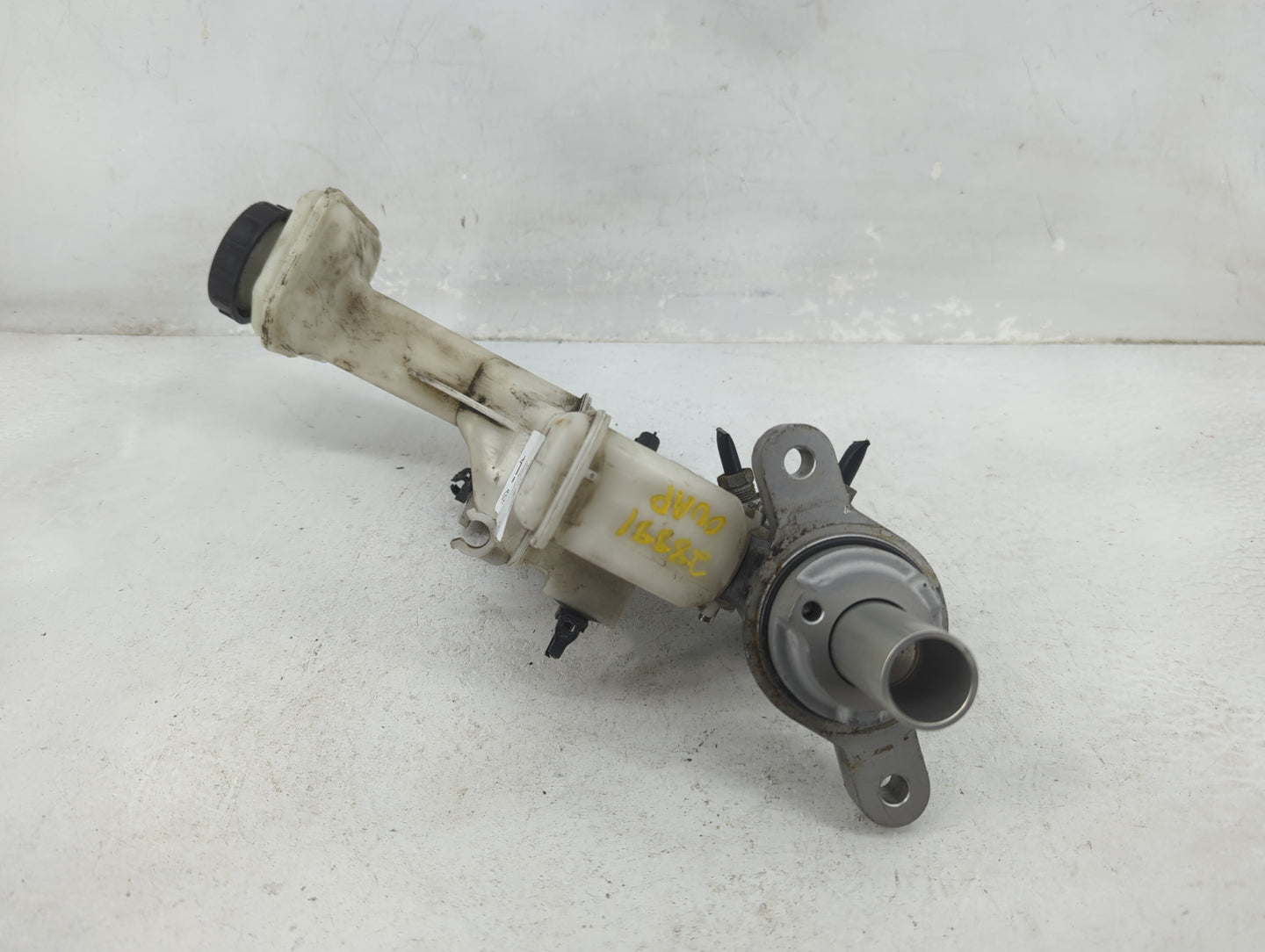 2017-2020 Nissan Rogue Brake Master Cylinder - Oemusedautoparts1.com